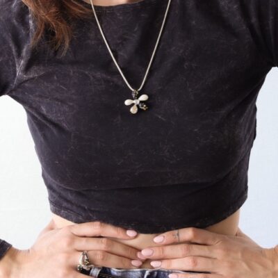 collar_flor_plata de ley_negro_miel_blanco_cadena de plata_seyart_3